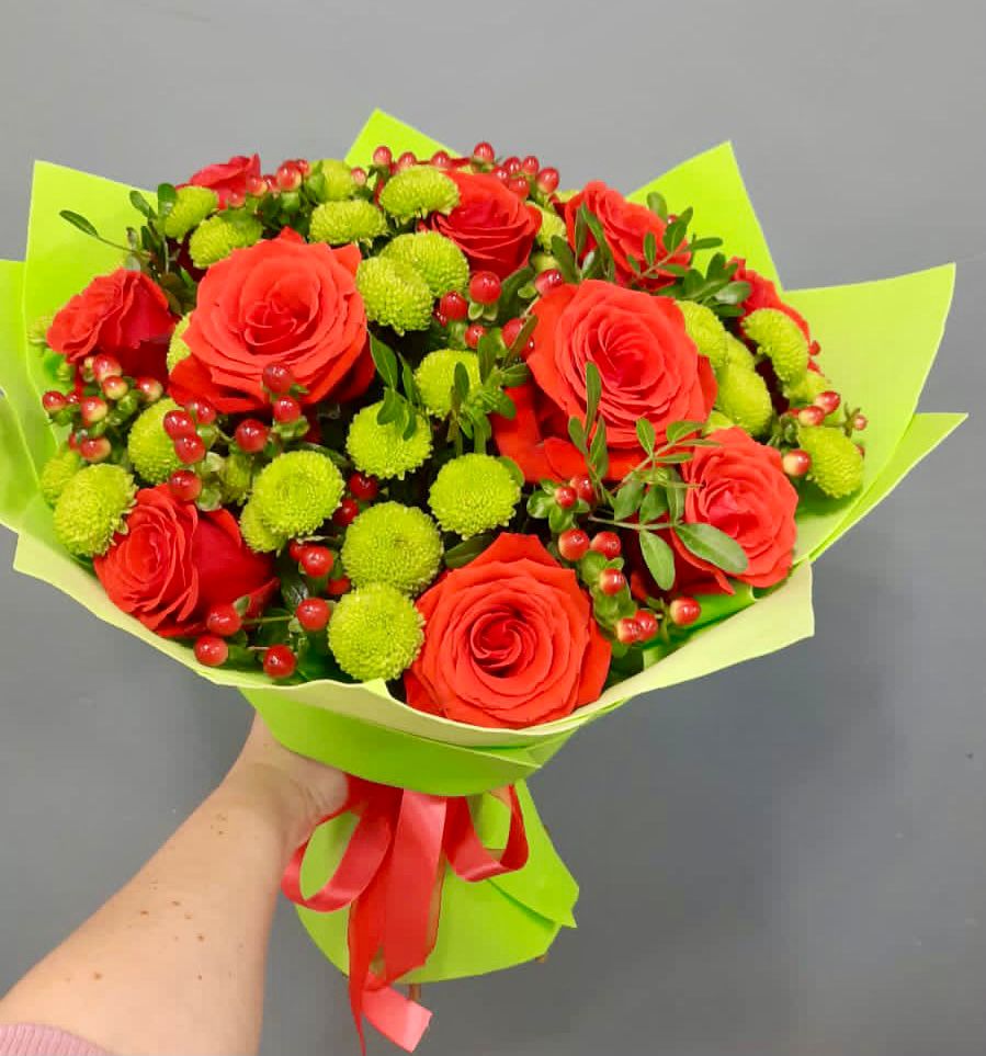 Букет цветов из: Хризантемы и Розы в Комсомольский Республики Дагестан