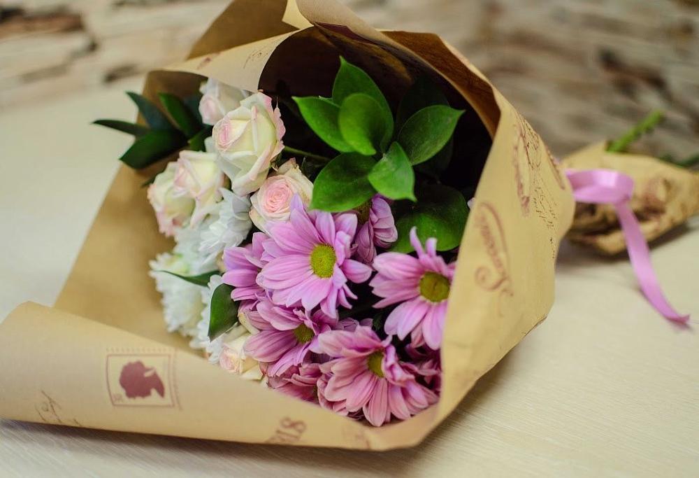 Букет цветов из: Розы и Хризантемы в Комсомольский Республики Дагестан