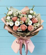 Букет цветов из:  Розы, Альстромерии и Лизиантусы в Комсомольский Республики Дагестан