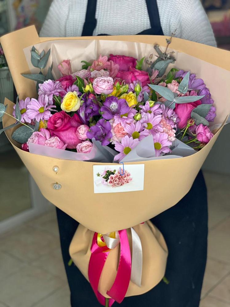 Букет цветов из: Хризантемы, Гвоздики и Альстромерии в Комсомольский Республики Дагестан