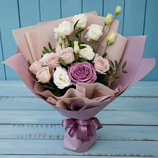 Букет цветов из:  Розы и Лизиантусы в Комсомольский Республики Дагестан