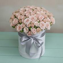 Цветочная композиция из Розы в шляпной коробке в Комсомольский Республики Дагестан