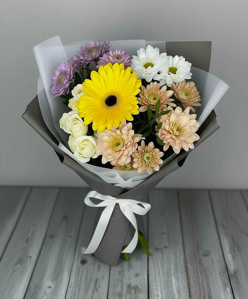 Букет цветов из: Розы, Герберы и Хризантемы в Комсомольский Республики Дагестан