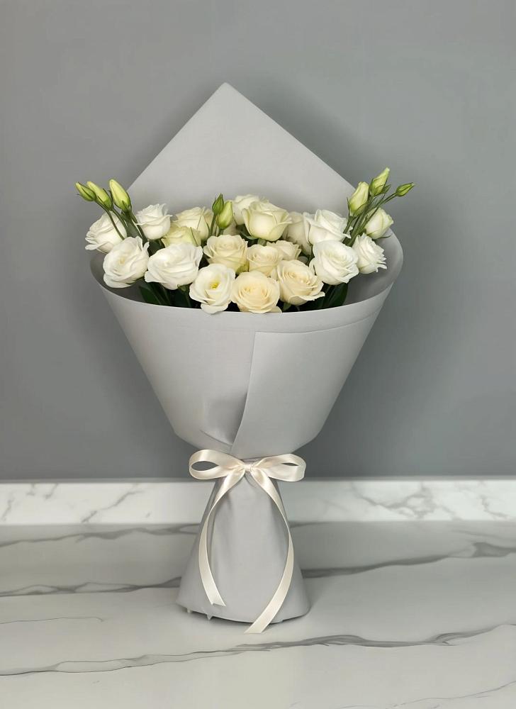 Букет цветов из: Розы и Лизиантусы в Комсомольский Республики Дагестан