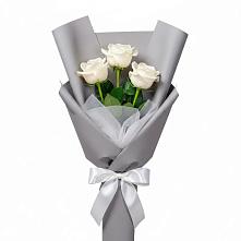 Букет 3 белые розы в Комсомольский Республики Дагестан