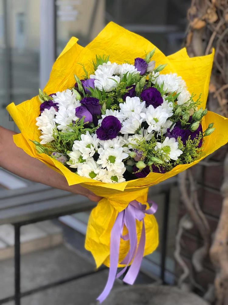 Букет цветов из: Ирисы, Хризантемы и Ромашки в Комсомольский Республики Дагестан