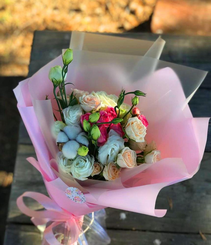 Букет цветов из: Розы и Лизиантусы в Комсомольский Республики Дагестан