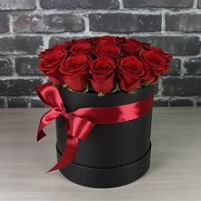 Цветочная композиция из Розы в шляпной коробке в Комсомольский Республики Дагестан