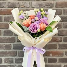 Букет цветов из:  Лизиантусы и Розы #REPLACE_PRED# Комсомольский Республики Дагестан