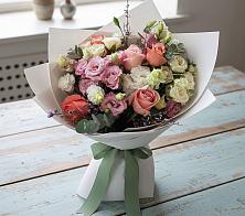 Букет цветов из:  Розы, Лизиантусы и Гвоздики в Комсомольский Республики Дагестан