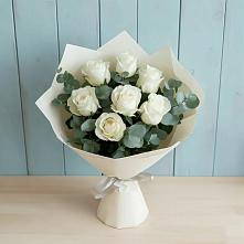 Букет Белые розы в Эвкалипте в Комсомольский Республики Дагестан