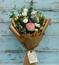 Букет цветов из:  Розы и Лизиантусы в Комсомольский Республики Дагестан
