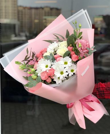 Букет цветов из: Розы, Лизиантусы и Хризантемы в Комсомольский Республики Дагестан