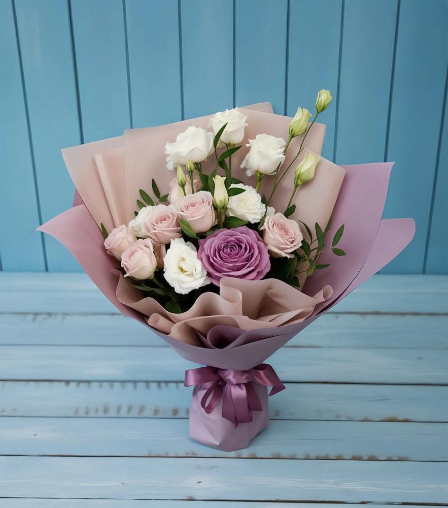 Букет цветов из: Розы и Лизиантусы в Комсомольский Республики Дагестан