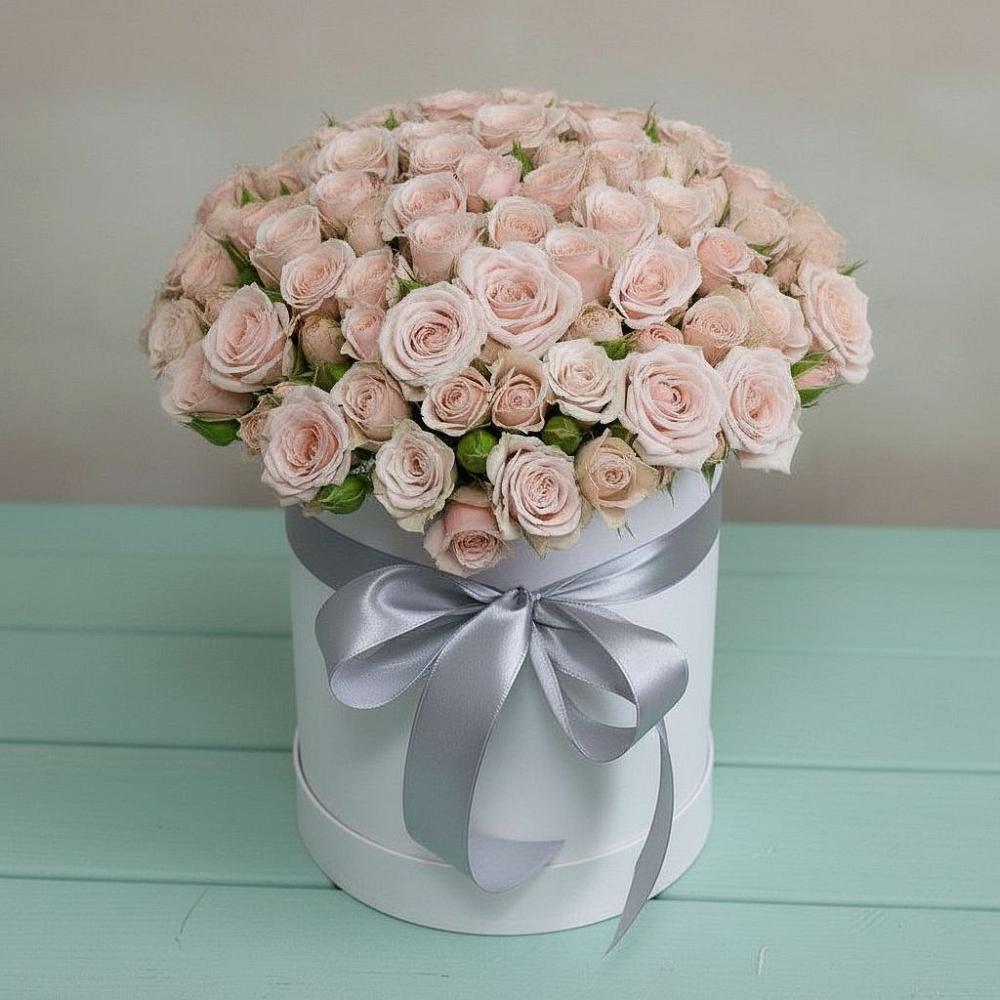 Цветочная композиция из Розы в шляпной коробке в Комсомольский Республики Дагестан